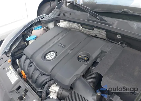 2013 Volkswagen Beetle 2.5L Entry из США, поврежденный, VIN 3VWFP7AT4DM660162